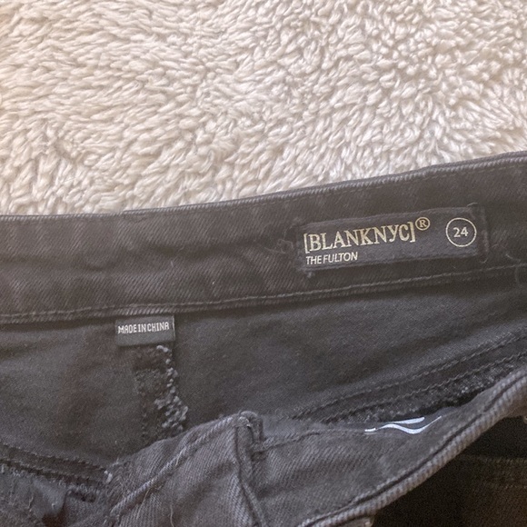 Blank NYC The Fulton Shorts - Picture 3 of 4